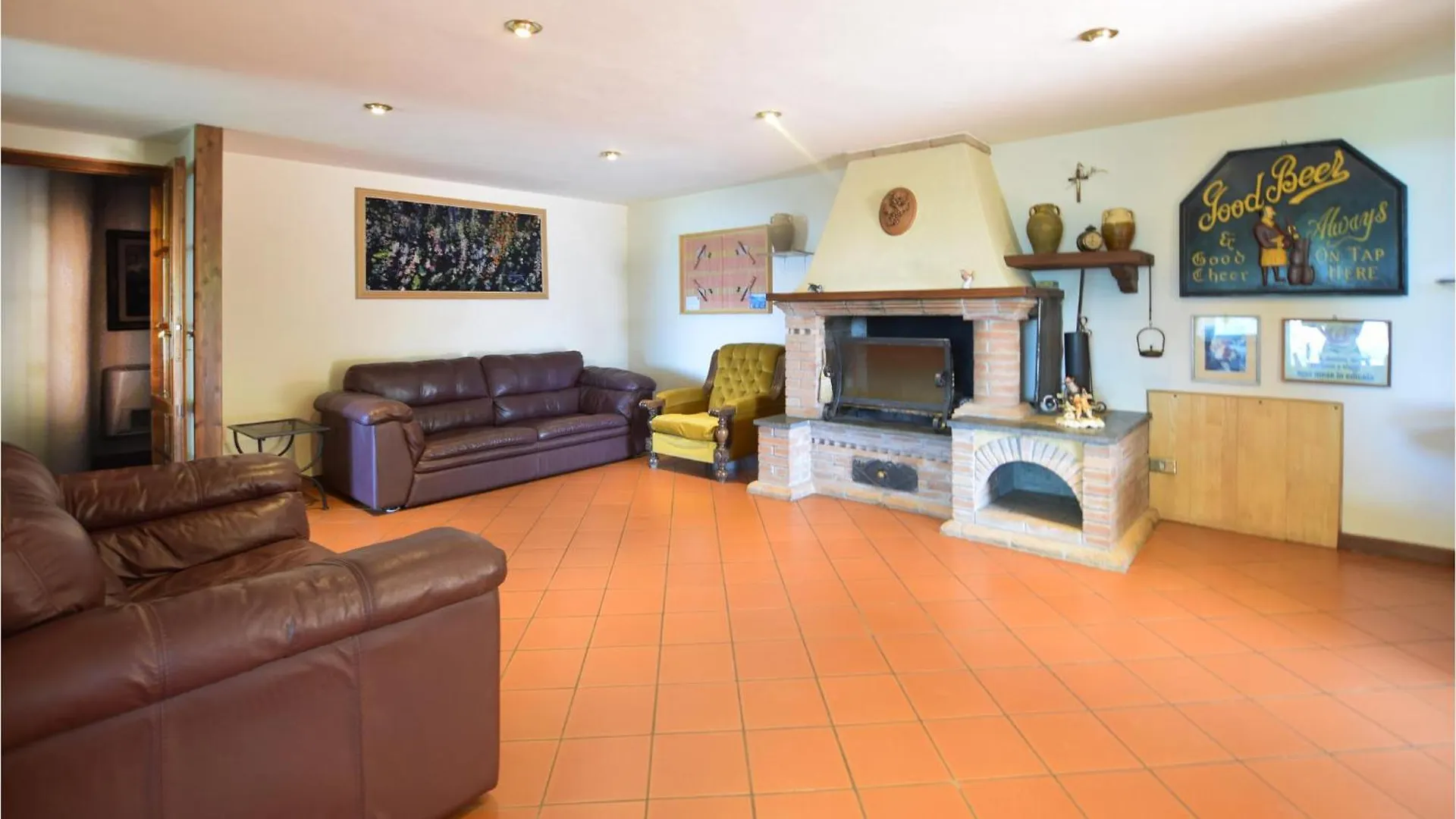 3 Bedroom Pet Friendly Home In Camaiore 0*,