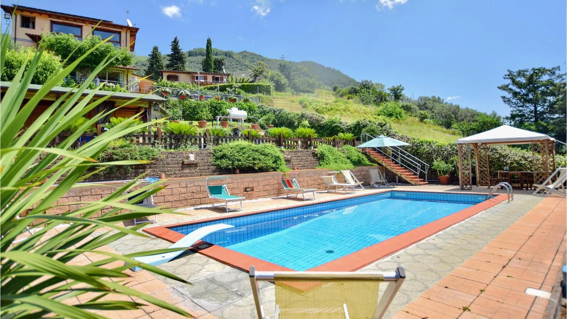 3 Bedroom Pet Friendly Home In Camaiore Ιταλία
